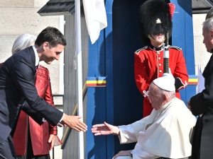 Franciszek wezwał rządzących Kanadą do przeciwstawiania się kolonizacji ideologicznej