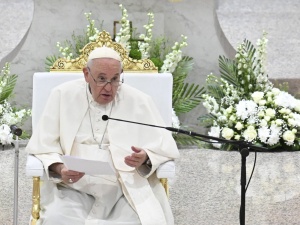 Papież w Manamie: Z Nim możemy wszystko pokonać, nawet otchłanie cierpienia i śmierci”