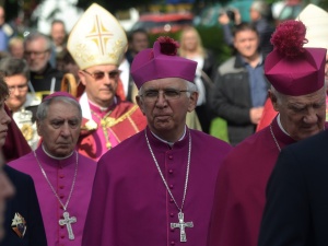 Abp Depo do wiernych ws. ks. Galusa: Droga posłuszeństwa Kościołowi weryfikuje świętość