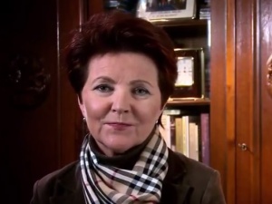 Kwaśniewska apeluje: "Ja się dobrze czuję, gdy patrzę na swoje odbicie. Pani Agato, siła w kobietach!