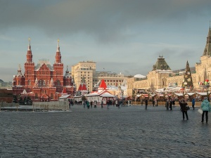 Seria kilkudziesięciu alarmów bombowych w Moskwie. Trwa ewakuacja tysięcy osób