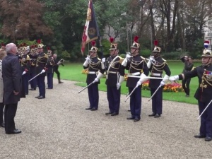 [video] Polska jest izolowana? Tak Antoniego Macierewicza wita Ministerstwo Obrony Francji