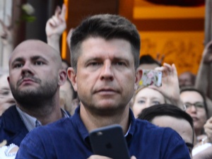 Petru: Będąc premierem musiałby rano wstawać, a lubi się wyspać. Polska wstaje, kiedy Kaczyński śpi