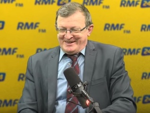 [video] Tadeusz Cymański śpiewa w RMF FM pieśń patriotyczną. Nagranie podbija sieć