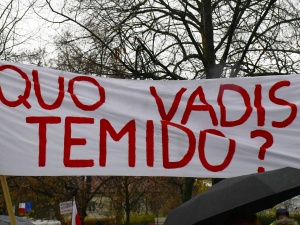 Protest pracowników sądów i prokuratur: "Bez nas wymiar sprawiedliwości nie istnieje!"