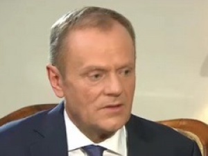 Tusk: Jeszcze przez dwa lata mam pracę tu w Brukseli, gdzie mogę chronić Polskę. Ja się PiS-u nie boję