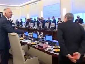 [video] Zabawne nagranie z posiedzenia rządu. "Piotrze, buchnij panu premierowi to jabłko czerwone"