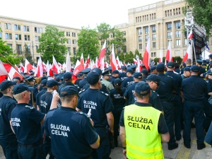 Nowe przepisy: Celnicy mogą przejść na emeryturę w wieku 55 lat