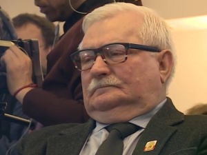 L. Wałęsa grozi: Jeśli Kiszczakowa nie powie jak było z teczkami to będzie miała sprawę w sądzie