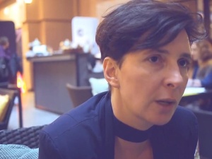 Klementyna Suchanow tym razem chwali się obrzuceniem farbą siedziby PiS: "Czerwona jak krew kobiet"