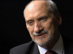 Antoni Macierewicz: Wspieram i będę wspierał Mariusza Błaszczaka