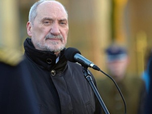 Macierewicz dla "TS": Ci którzy chcą prowadzić Polskę do zwycięstw muszą wykorzystywać impet husarii