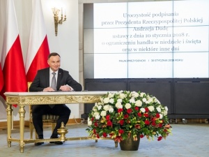 [nasza fotorelacja] Uroczystość podpisania przez Prezydenta Dudę ustawy o ograniczeniu handlu w niedzielę