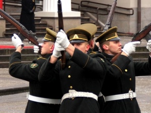 [nasza fotorelacja] Uroczystości 100. rocznicy odbudowy Państwa Litewskiego na Placu Simonasa Daukantasa