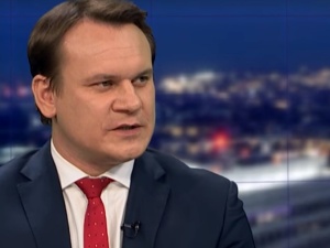 Tarczyński [PiS] do Wielińskiego [GW]: Wywiady robi się siedząc a nie klęcząc przed wejściem Die Welt