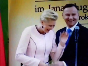 [video] Prezydent Duda żartuje z wypowiedzi żony. Sala wybucha śmiechem. Internauci komentują