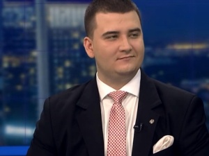 Bartłomiej Misiewicz do posła Misiło: Chętnie spotkam się z Panem w sądzie. Misiło odpowiada niegrzecznie