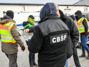 Brawurowa akcja policji. Rozbito gang samochodowy działający na wielką skalę