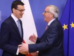 Jean Claude Juncker  z "dużą sympatią" obserwuje zmiany w ustawie o polskim sądownictwie