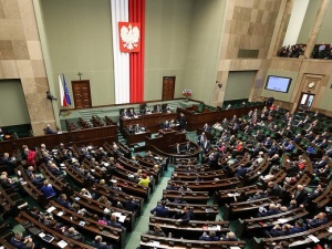 [NOWY SONDAŻ] PiS wyprzedza PO o 17 proc.