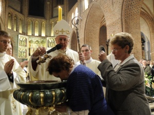 Abp. Stanisław Gądecki: Zmartwychwstanie przypomina o niepodległości Polski