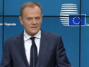 [sondaż] Donald Tusk i Andrzej Duda łeb w łeb w sondażu prezydenckim. Internauci komentują