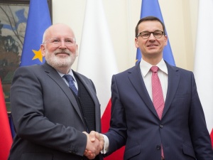 Timmermans po polsku ocenił wizytę w Warszawie. Rząd PiS-u zadowolony