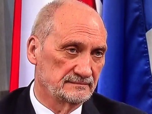 [WIDEO] Macierewicz: Ustawa 447 stawia nas w sytuacji kompletnego bankruta