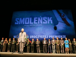 Uroczysta premiera filmu "Smoleńsk". Wśród gości m.in. prezydent Duda i premier Szydło