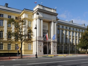 Komentarz do artykułu Artura Radwana w DGP "Wielkie zmiany dla urzędników. Nadchodzi rządowa miotła..."