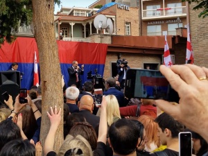 Marek Budzisz: Co się dzieje na Kaukazie, czyli dwie teorie na temat kolorowych rewolucji.