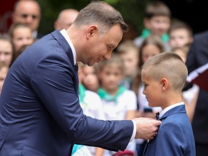 Prezydent Andrzej Duda wręczył medal 11-letniemu bohaterowi za...