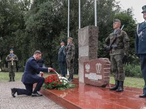 Prezydent oddał cześć i złożył wieniec przed Pomnikiem Celników Polskich