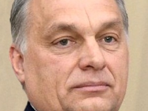 Viktor Orbán przegrywa głosowanie w parlamencie, ale tak naprawdę wygrywa coś więcej