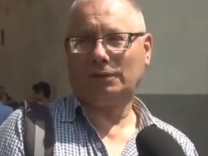 [video] "Protestuję przeciwko łamaniu praworządności w Polsce - A gdzie jest łamana? - W Polsce"