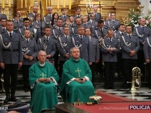 Biskup polowy Guzdek: Polska potrzebuje policjantów gotowych do walki ze złem