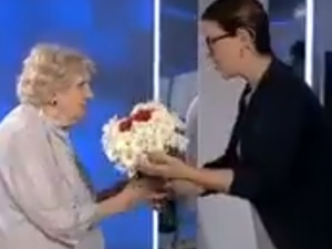 [video] Wzruszająca scena. "Za dużo może gadałam…" Jadwiga Wiśniewska ps. Sroka uhonorowana w "Minęła 8"