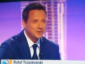 [video] R. Trzaskowski opowiada w TVN o akcji z szybą: "Powiedziałem że kit to mają głównie konkurenci"