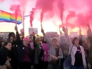 [video] Obłęd. "Cześć i chwała aborterkom" na ulicach warszawy