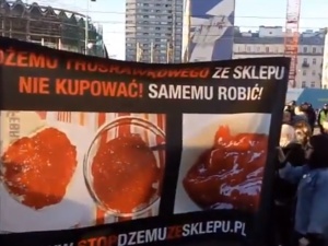 [video] Patologia. Na marszu aborterów zamordowane dzieci porównane do dżemu truskawkowego