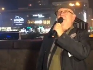 [video] Kabaret. Mgr Stępień o "konstytucji" na Pałacu im. Stalina: Niemal jak napis "Solidarność" w 80r.