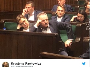 Katarzyna Lubnauer przyłapana na drzemce w Sejmie