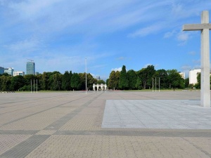 Sąd zbada sprawę dotyczącą pomnika Lecha Kaczyńskiego na pl. Piłsudskiego