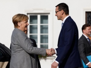 O czym premier Morawiecki rozmawiał z kanclerz Merkel?