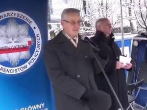 Milicjant Stanisław Kraszewski nazywa PiS "zbrodniczą partią"... a zebrani biją brawo