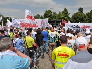 Wiec protestacyjny pracowników FCA Poland