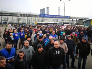 [video] Wiec przed bramami FCA: Jesteśmy Solidarnością i dlatego wygramy!