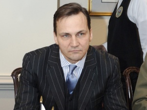 Sikorski składa pozew przeciw prezesowi PiS. Domaga się przeprosin i 30 tys. zł