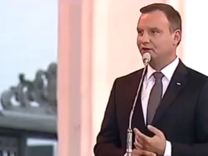 Prezydent Andrzej Duda do kobiet w rocznicę 13 grudnia: Jesteście bohaterkami naszej wolnosci