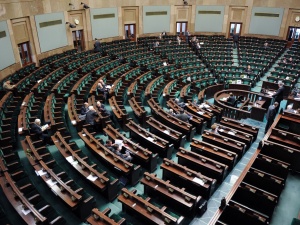 Płot pod Sejmem zdemontowany. "Zagrożenie jest zmniejszone"